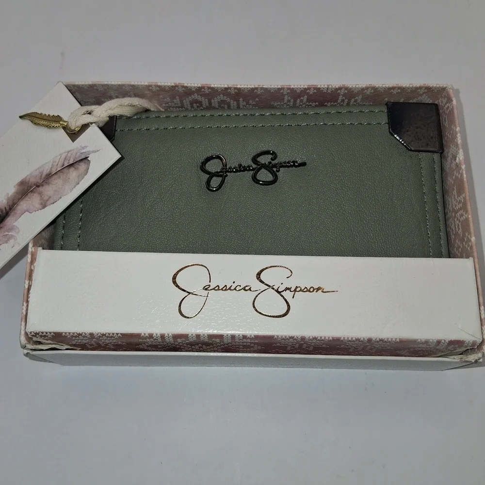 Jessica Simpson Sage Green Card Case Wallet Faux Leather Slim New in Box
